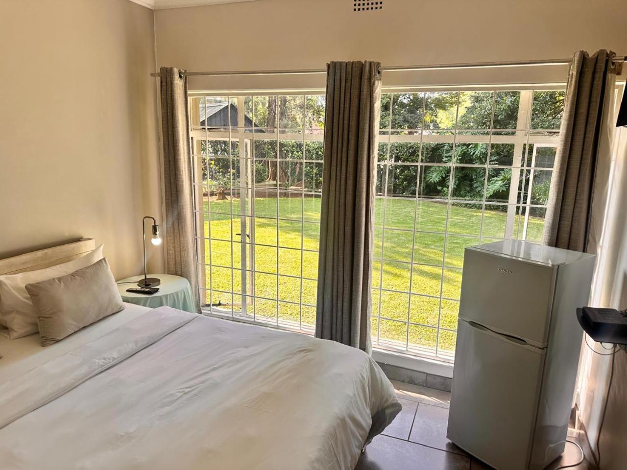 Woods Guest House 米德尔堡 外观 照片